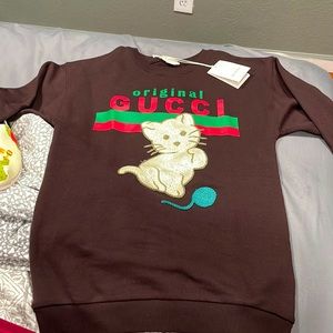 100% Authentic Gucci big girl sweatshirt. Size 10 but fits xs on womens.